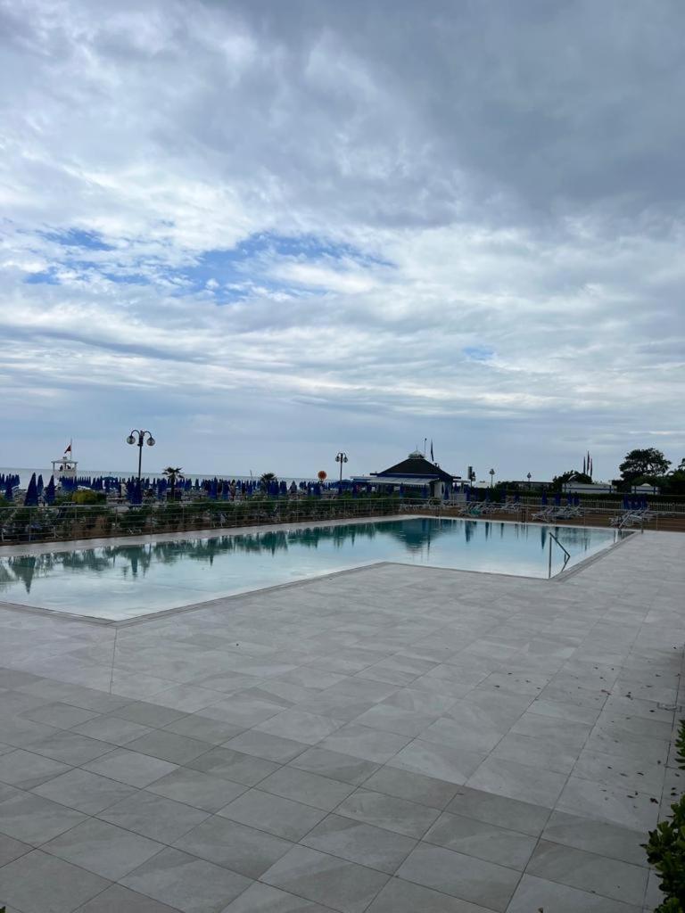 Residence Penelope - Walterigato Apartments Solo Per Famiglie Лидо ди Йезоло Екстериор снимка